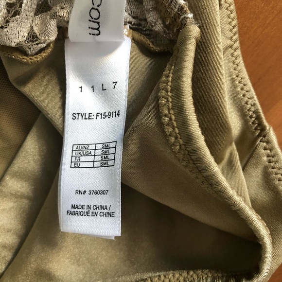 NWT Beautiful Gold Panty w/Ivory Lace Trim Detail. - Picture 4 of 4